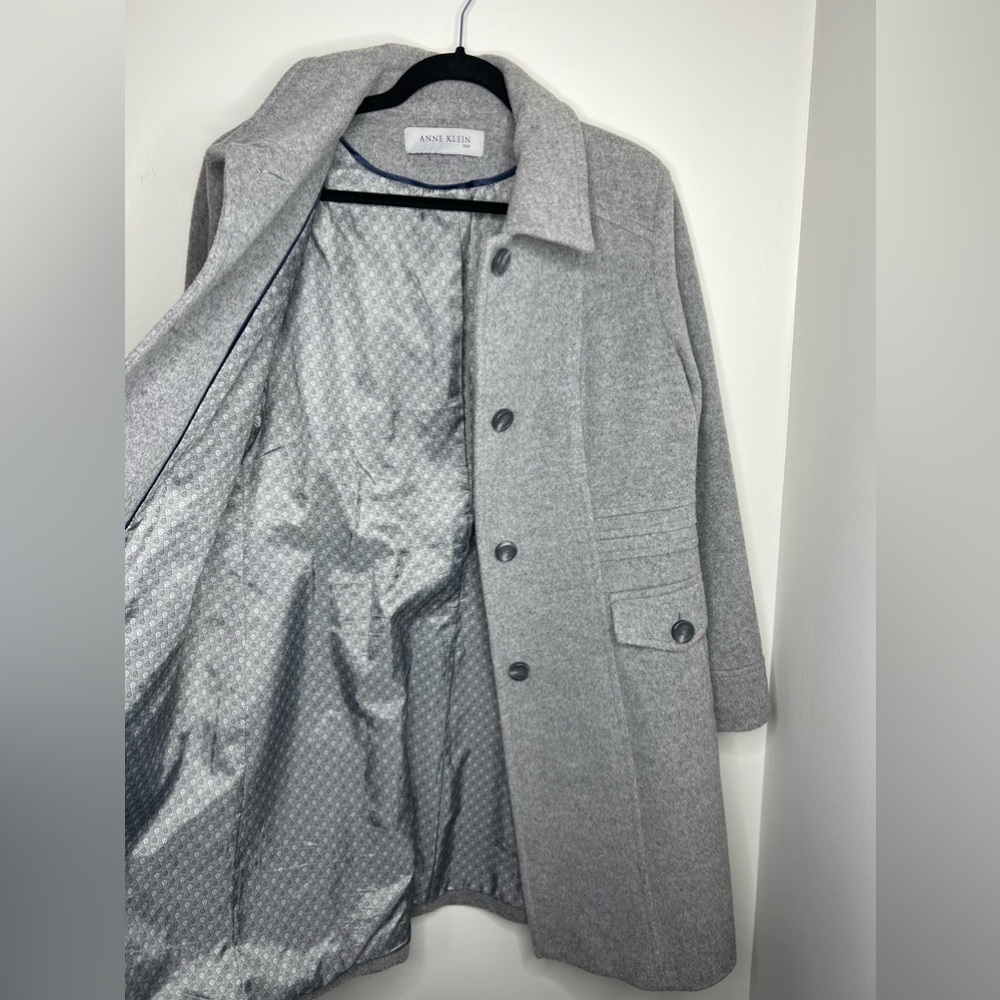 Anne Klein lambswool & cashmere long coat. Size 8. Gray with satin soft lining. - Picture 6 of 8